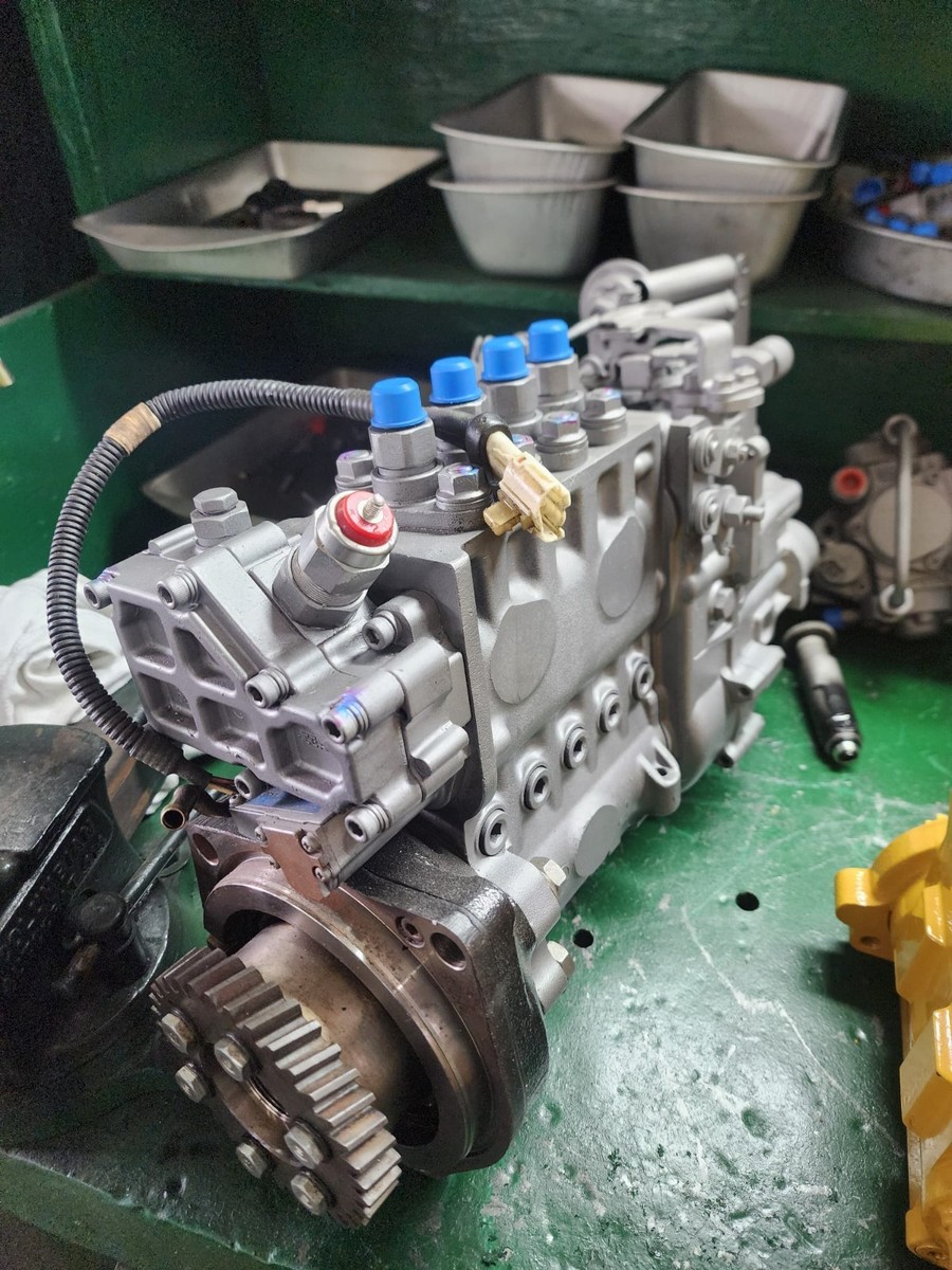 Isuzu 4HE1 injection pump 8-97212-182-2 8-97212-182-1/ 8972121820