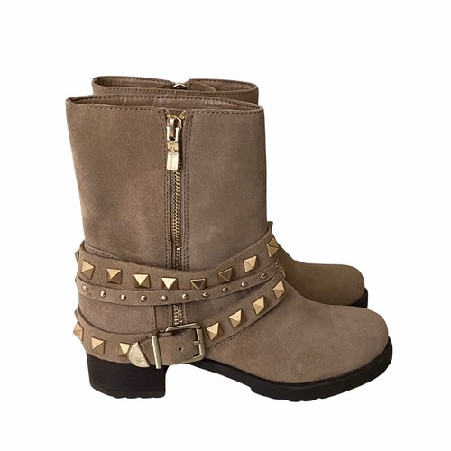 BCBGeneration Women's Size 6 Suede 