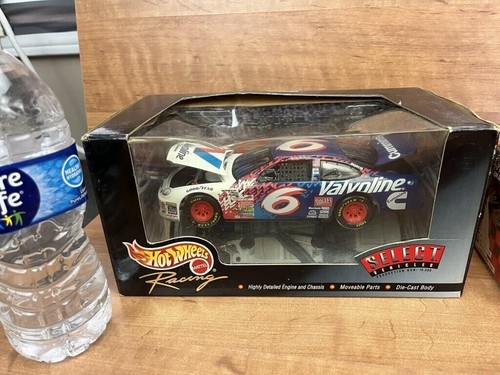Mark Martin Nascar Diecast Lot of 5 1:24 scale #6, #60 - Picture 4 of 13