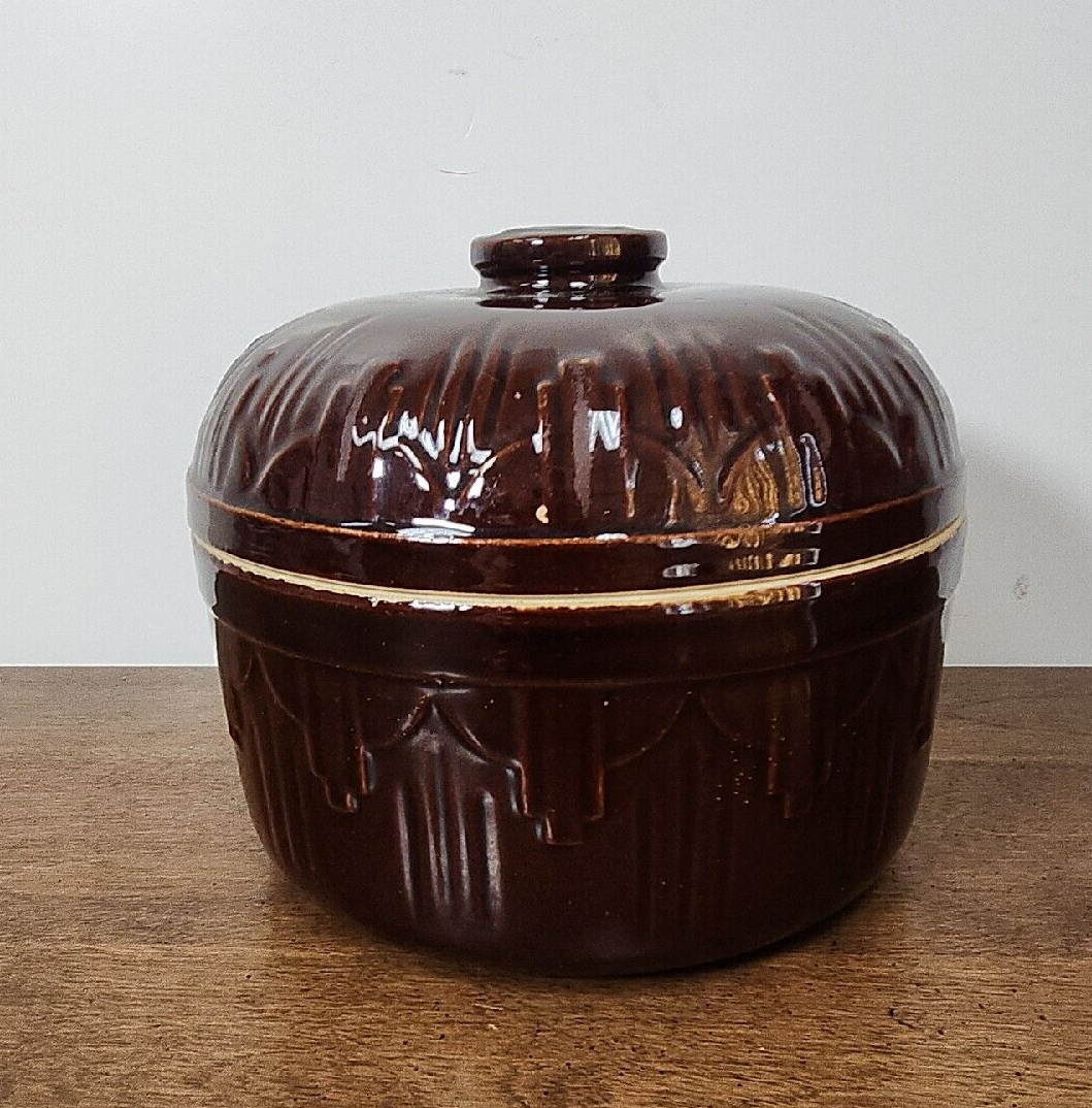 SCARCE DESIGN BROWN STONEWARE CROCK WITH DOME LID