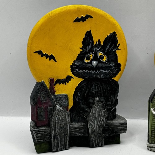 Set Of Hand painted Halloween Kitschy Witch Over Moon Cat On Fence Signed - Bild 2 von 17
