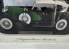  1934 DUESENBERG GREEN/BLACK OPENING DOORS & HOOD 1:18 SIGNATURE MODELS