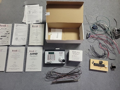 Digitrax Command Control DCS50 Zephyr Set w/2.5 Amp DSC50 Power, LT1, Extras!!!!