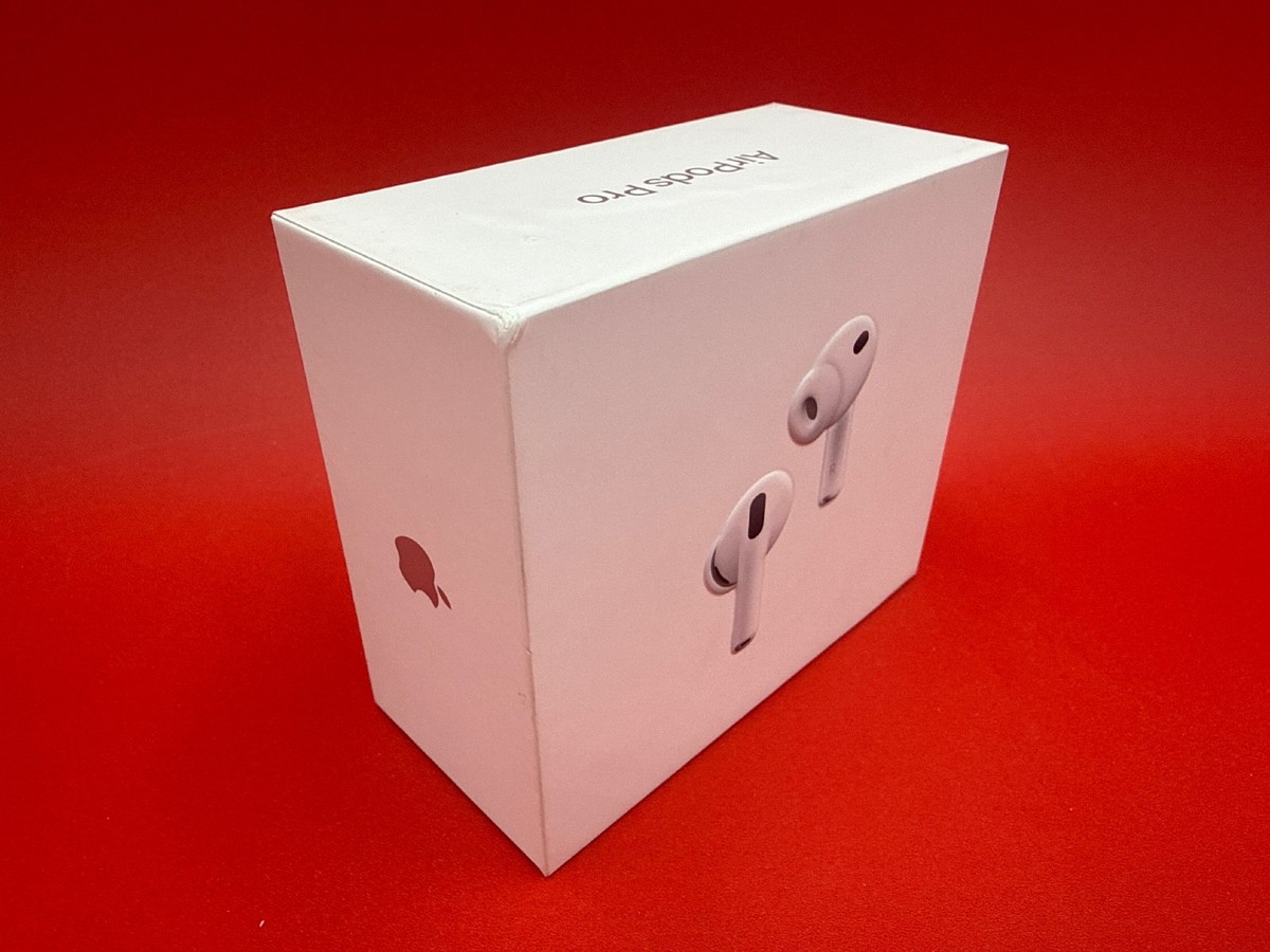 Apple Airpods Pro 3 with MagSafe USB-C Charging Case MFHP4LL/A