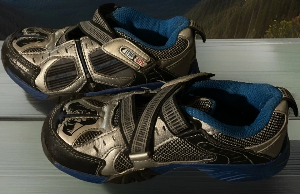 Кроссовки для мальчиков Star Wars Light Up💥 Jedi to Sith черные/синие размер 11,5 Вт - Изображение 4 из 4