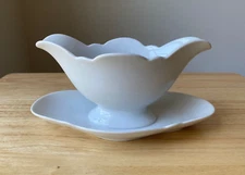 HUTSCHENREUTHER White Scalloped Gravy Boat & Underplate - VGUC - 2 Available