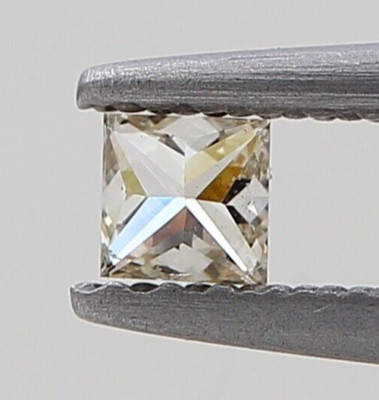 0.10Ct 2.5x2.5mm Princess Cut Diamond Yellow Color Brilliant Cut