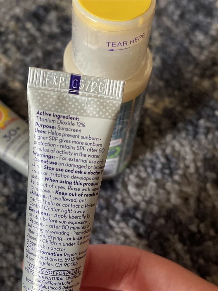 DOS protectores solares California Baby Super Sensitive FPS 30+ Y DOS champú y gel de baño Foto 2 de 3