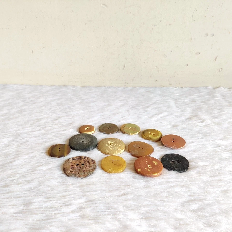 Vintage Bakelite Round Shape Buttons Old 13Pcs BTN114 - Image 4 of 4