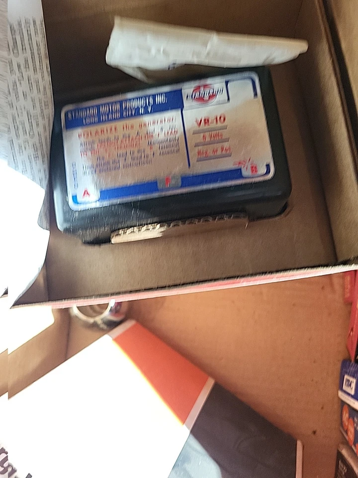 Camión Ford 1946 vintage estándar más regulador de voltaje VR-10 Foto 4 de 4