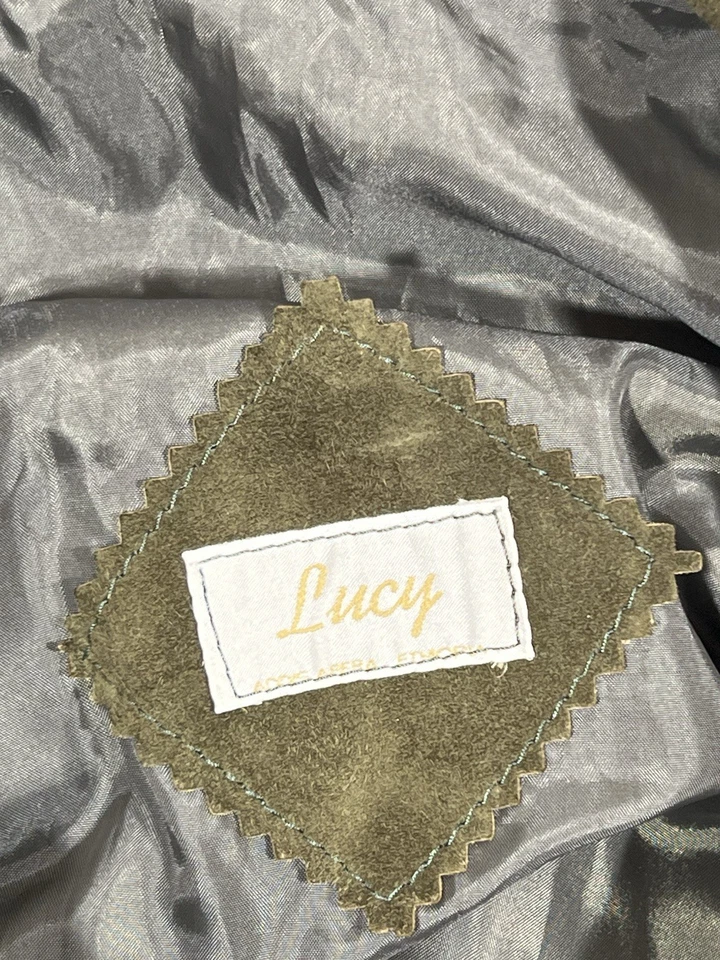 Camisa Lucy Feminina Camurça Verde Média Forrada com Botões Manga Longa Bolsos Casual - Imagem 2 de 4