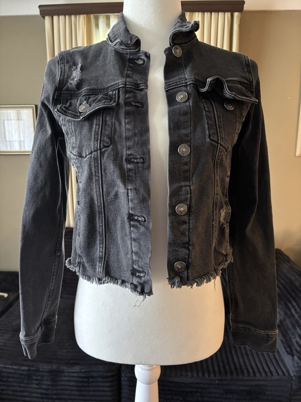 Just USA Women's Black XS Denim Jacket Button Front Fringe Hem Pockets Short