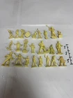Vintage Army Men Cavemen ETC Louis Marx TimMee Auburn Ideal Mixed LOT Q 24 pcs