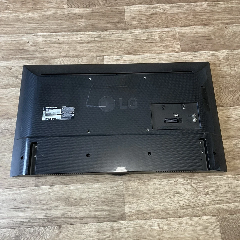 LG TV 32” Inch 32LF510U HD Ready LED Freeview DVB-T2 HDMI & Remote Working Stand - Image 3 of 4