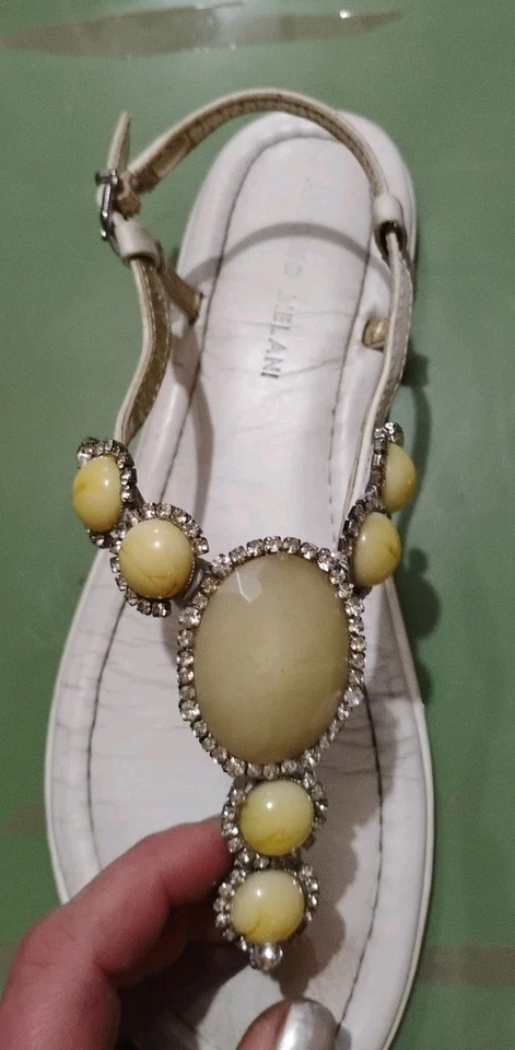 Sandálias femininas Antonio Melani Jeweld - Imagem 2 de 4