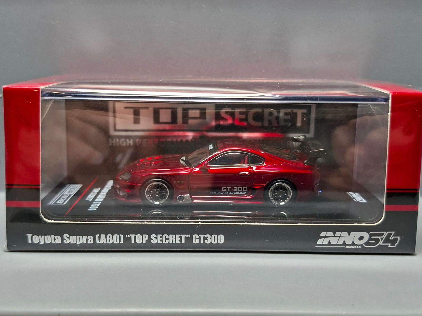 Toyota Supra A80 Top Secret rouge INNO64 CP08 voiture miniature de collection 1/64
