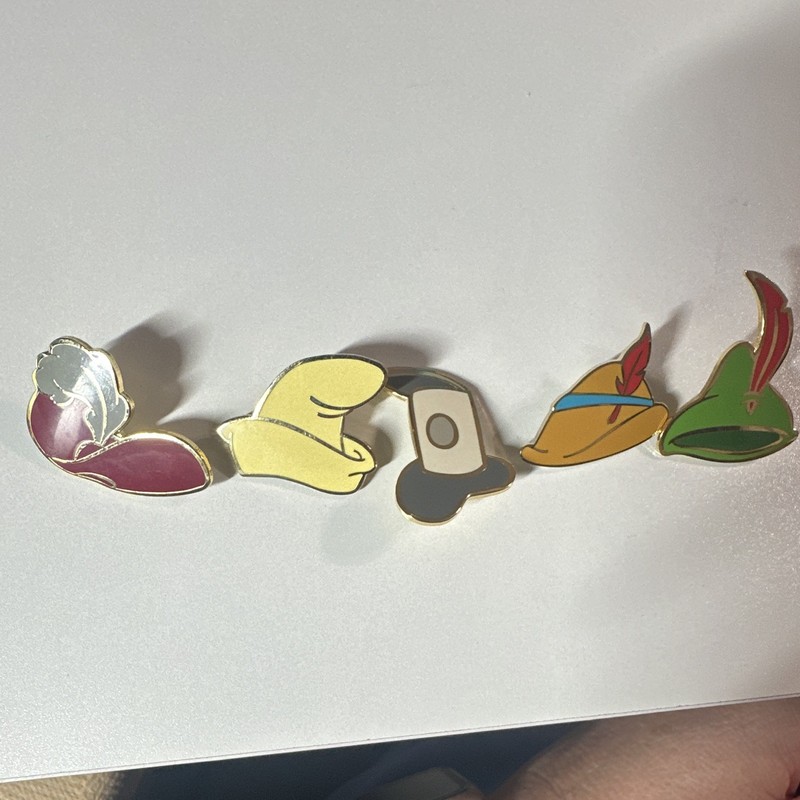Walt Disney World cast Exclusive character hat mystery pins (5 Pins)