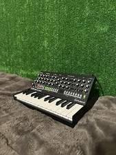 Roland Boutique SE-02 Analog Synthesizer with K-25m Keyboard Unit