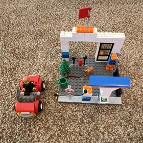LEGO 10659 Juniors City Complete Set 146 Pcs Car Dog. Complete set with manual