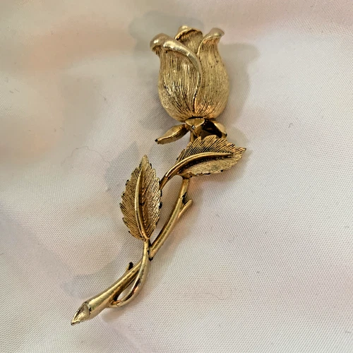 Vintage 1950s Lisner Gold Tone Rose Flower Brooch Pin Signed Costume Jewelry