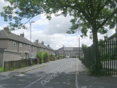 Photo 6x4 Sullivan Close - Walpole Road Huddersfield  c2010