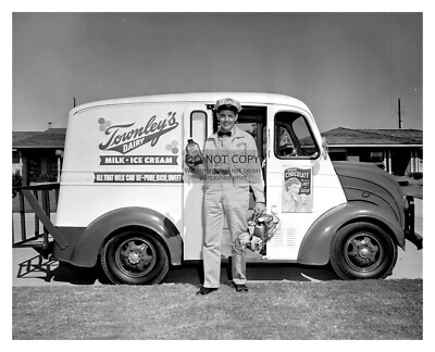 MILK DELIVERY MAN AND TRUCK TOWNLEYS DAIRY 1953 8X10 PHOTO