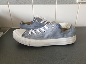pale blue converse