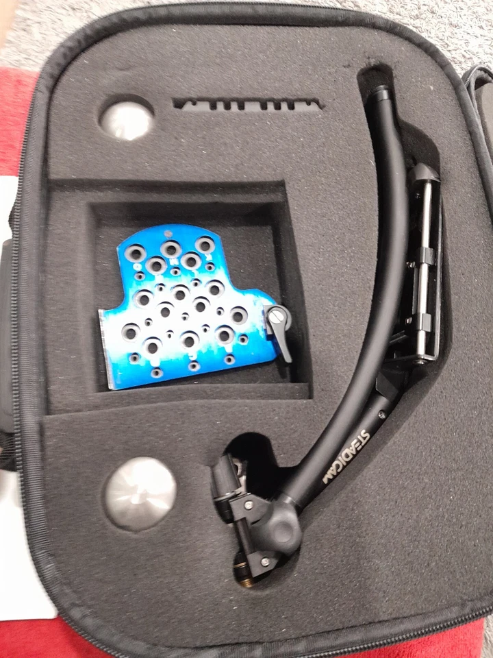 Steadicam Merlin DSLR stabiliser with case and spares - Image 4 of 4