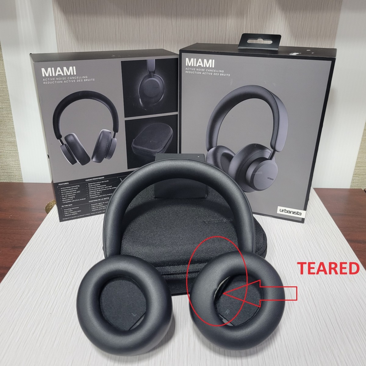 Urbanista Miami Wireless Headphones - Black [One of Earpad Cushion