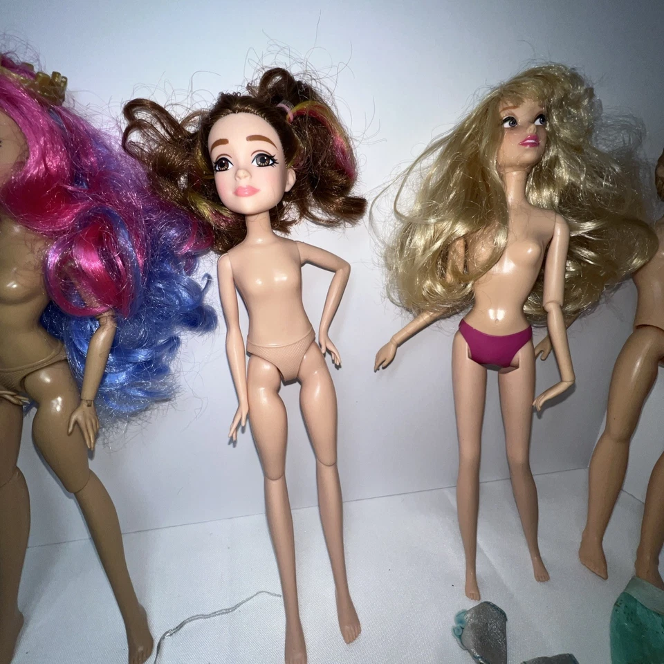 Lot of 5 Dolls Hasbro Disney Descendants Mattel Ever After High With Accessories - Image 4 of 4