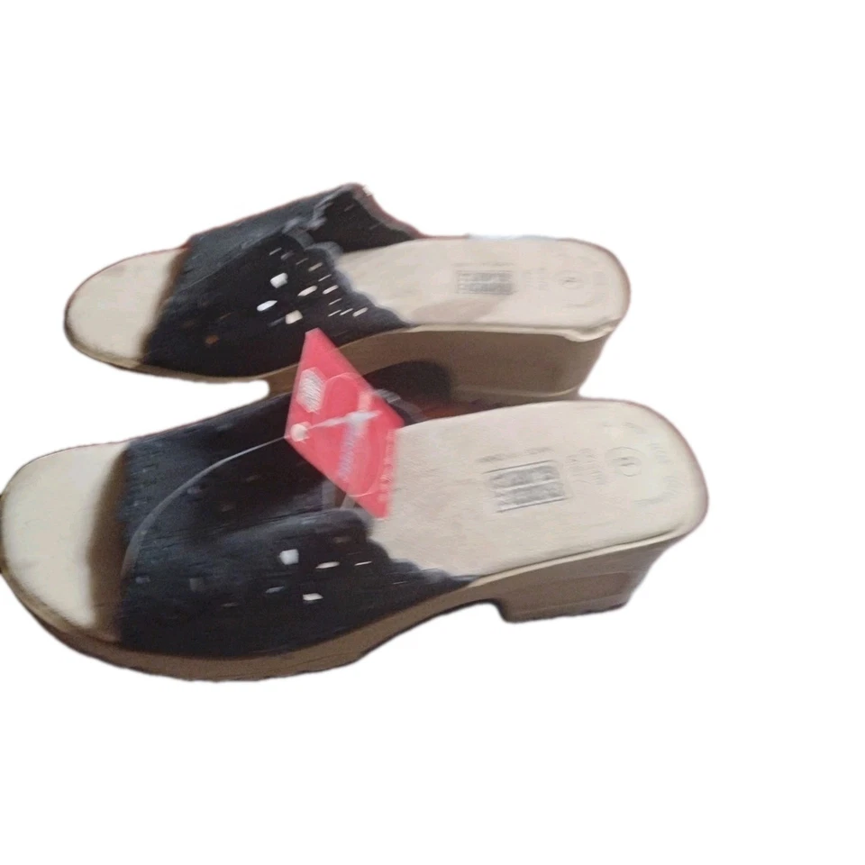 Sandalias de tacón de cuña Faded Glory para mujer talla 8 cuero negro perforado punta abierta Foto 2 de 4