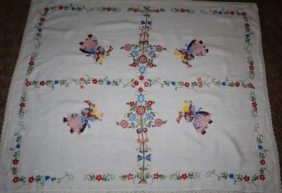 Schöne Tischdecke-Handarbeit-Stickerei-Folklore-Tirol-Landhaus-Spitze - Bild 1 von 4