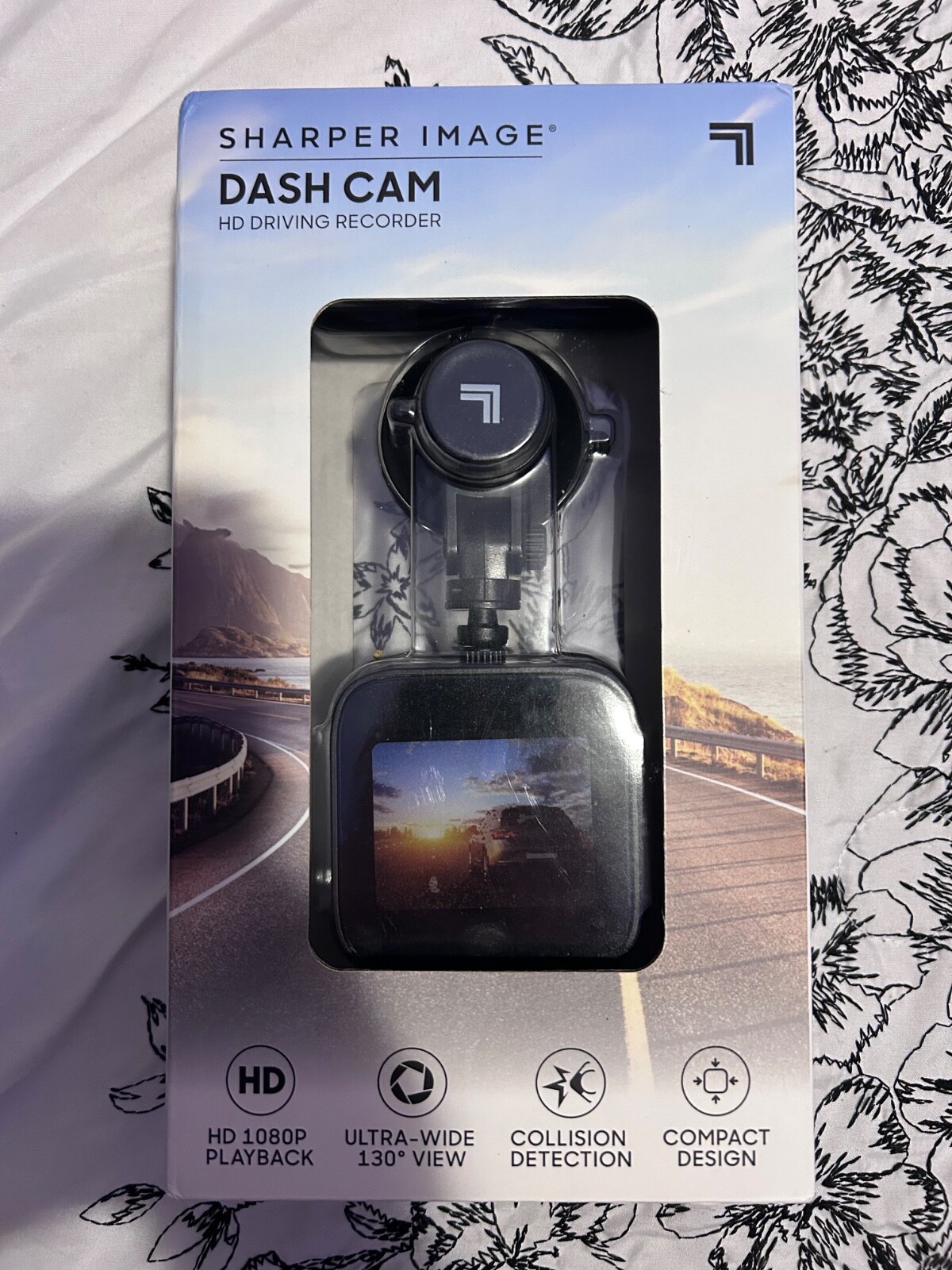 HD Dash Cam for Clear Driving Recording and Safety-image