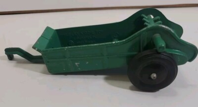Vintage Die Cast Hubley Kiddie Green Farm Trailer Trailer Manure Spreader No 50