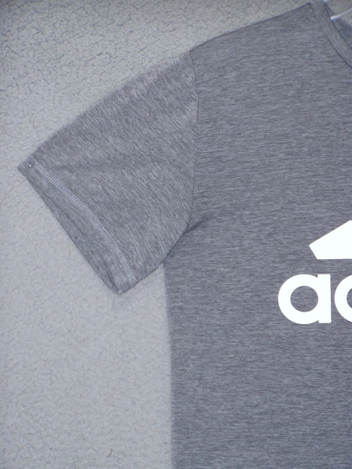 Camisa Adidas Adulto Grande Gris Blanca Grande Logotipo Deletreado Ropa Activa Exterior Para Hombre Foto 3 de 4