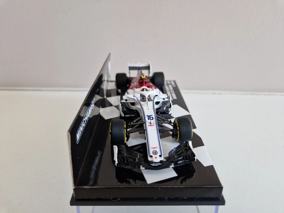 Minichamps 1/43 Alfa Romeo Sauber Ferrari C37 C. Leclerc - 2018 - 417180016 - Immagine 2 di 4