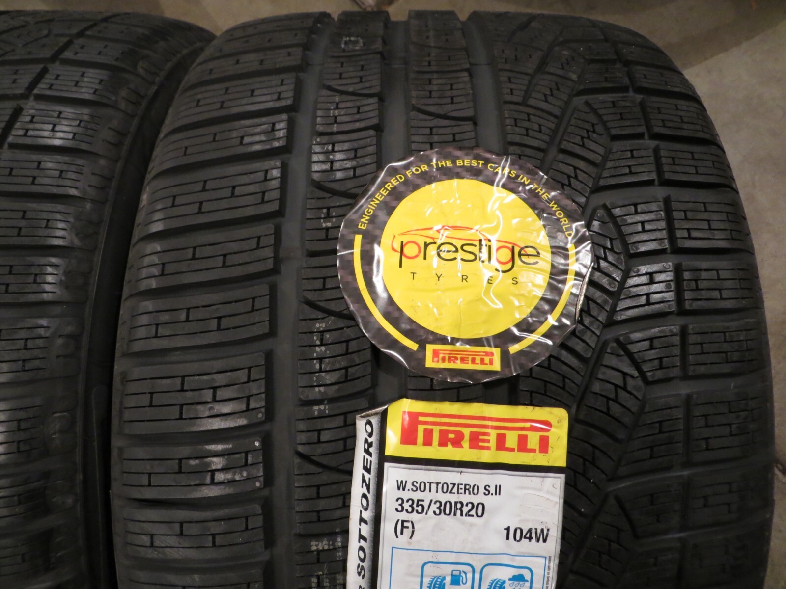 NEW 2 TWO PIRELLI SOTTOZERO WINTER 270 SERIE II 335/30R20 104W FERRARI 335 30 20