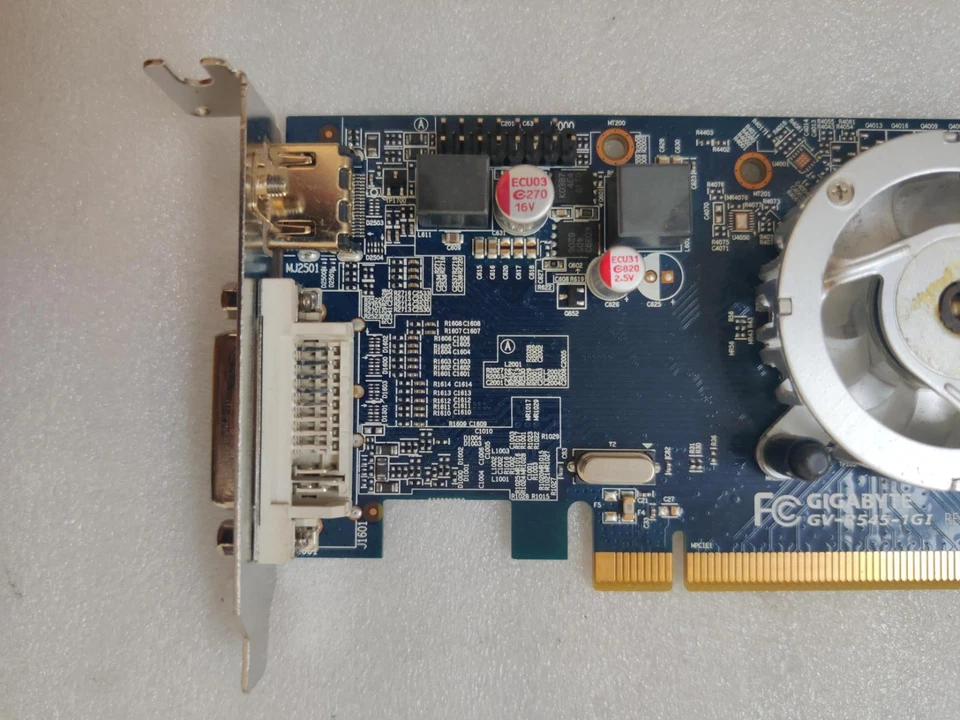 Gigabyte Nvidia GeForce 8400 GV-R545-1GI 512MB GDDR2 HDMI DVI PCI  Graphics Card - Image 2 of 4