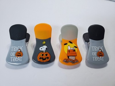 Set of 4 PEANUTS Snoopy & Woodstock Halloween Magnetic Bag Chip Clips