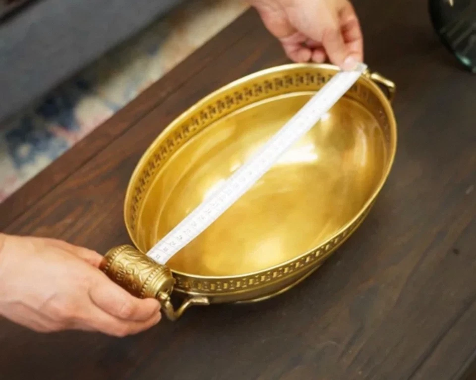 Retro Ornate Brass Handheld Tape Measure - Image 4 of 4