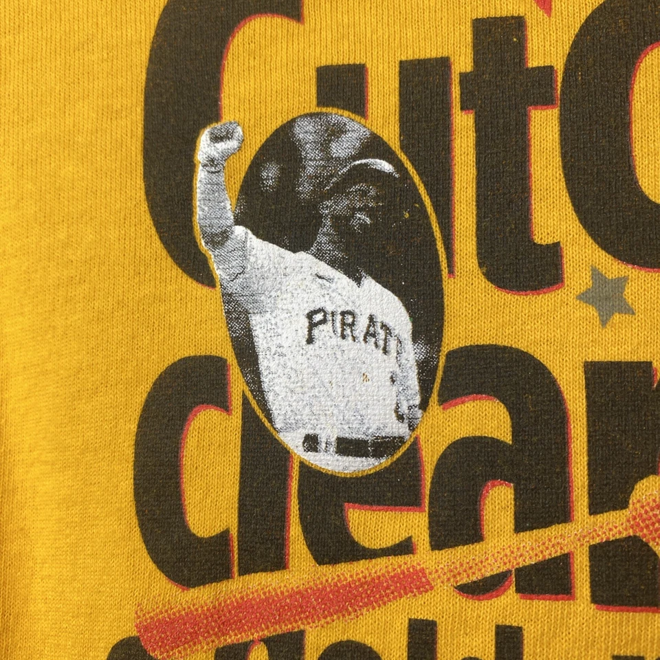Camiseta pequeña adulto de los Piratas de Pittsburgh Andrew McCutchen Stadium Give Away 18x27 Foto 4 de 4