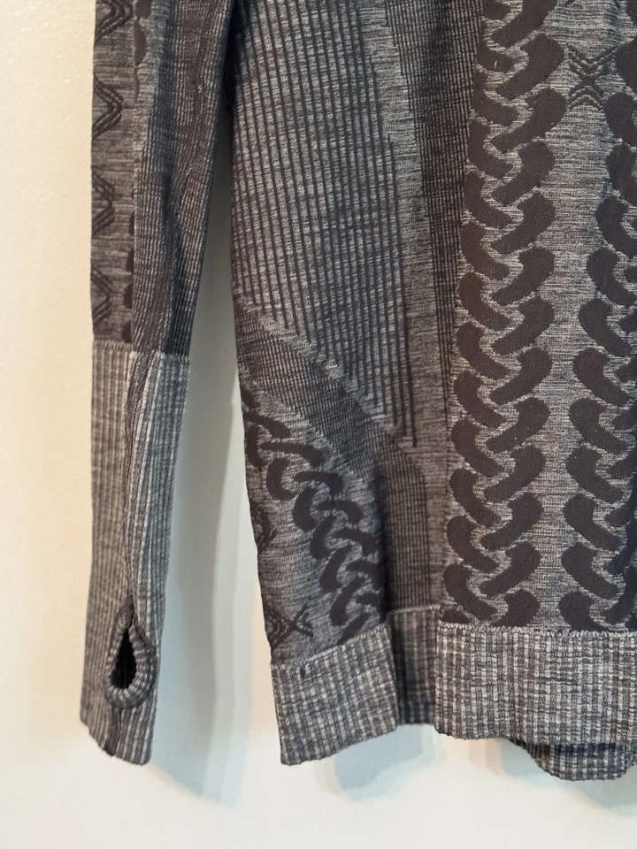 Lululemon Rest Less Pullover Women’s Size 10 Athleisure Thumbholes Running Yoga - Image 4 of 4