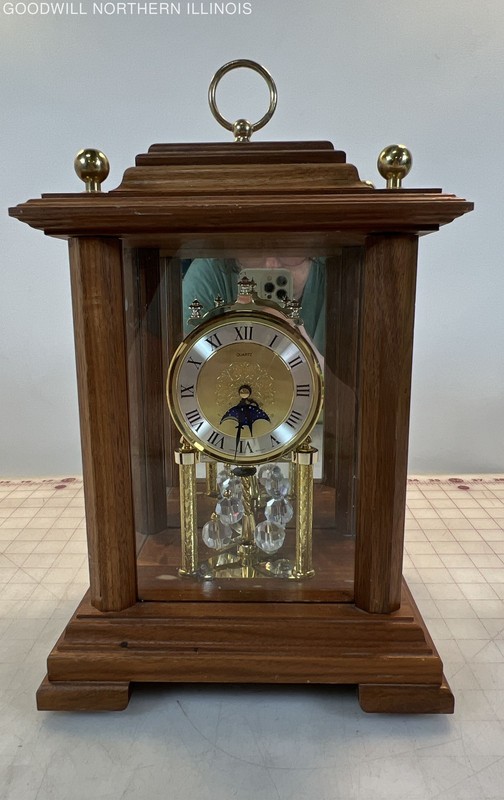 Vintage Rotating Crystal Pendulum Wooden Carriage Mantel Clock