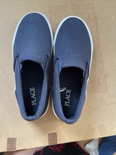 Brand New Children  s Place Size 13 for Boys. Excellent Condition 