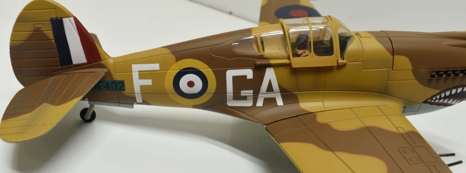 1:32 Hawker Hurricane WWII RAF Fighter Plane British 21st Century Toys Model - Image 3 of 4