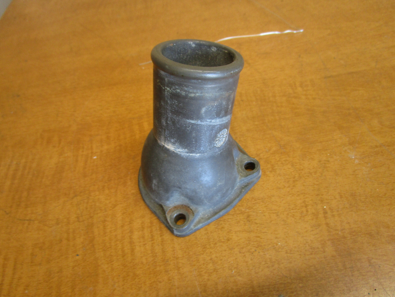 Ferrari 348 - Thermostat Top Housing  P/N 136570