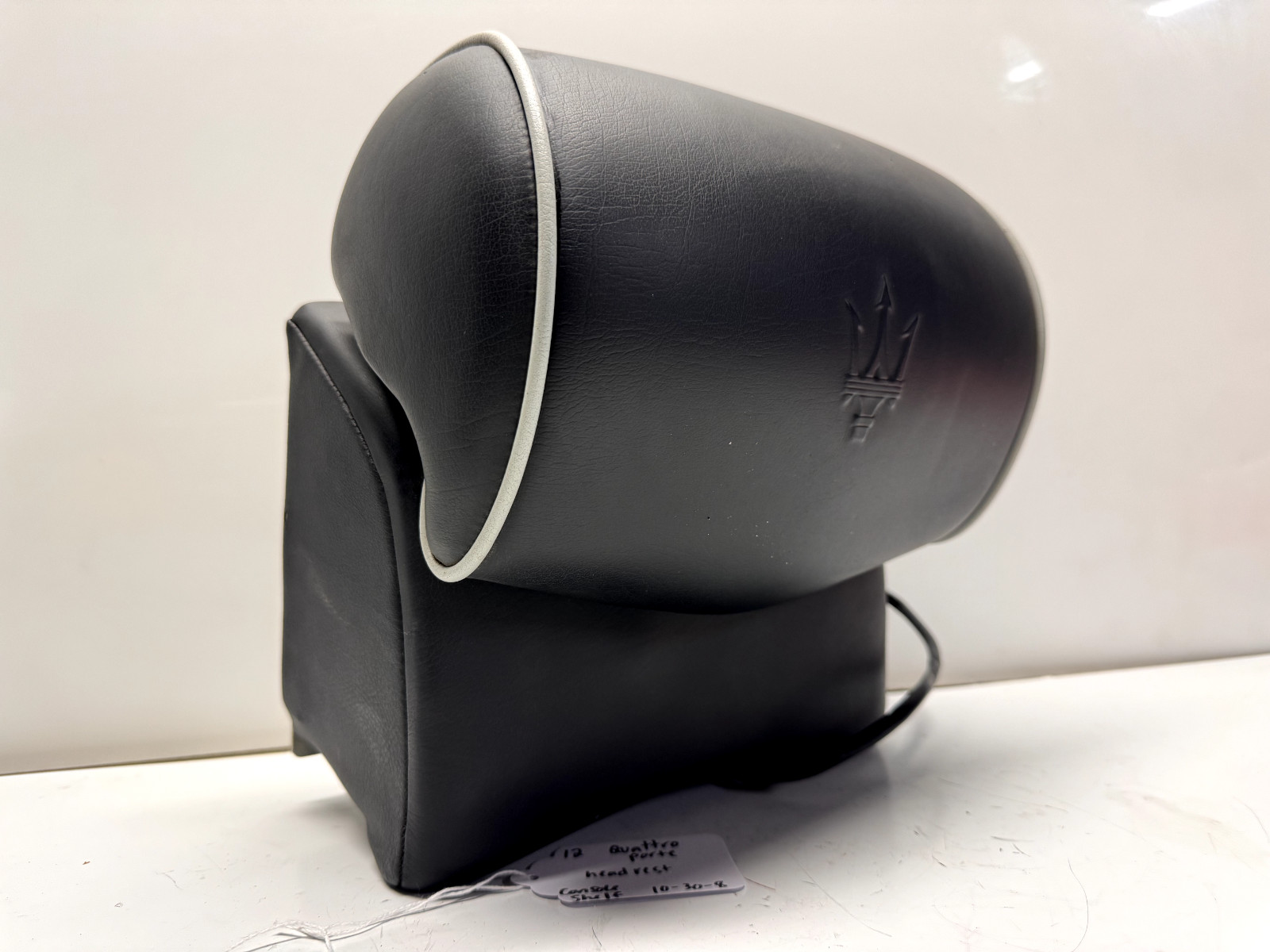 2003-2012 Maserati Quattroporte S Head Rest Rear Center Middle Headrest 03-12