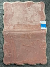 Room Essentials Cushion Bath Rug 20x30 Pink Non-Skid Back Plush Bathroom Mat