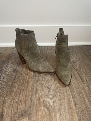 Vince Camuto Gigietta Suede Heeled Olive Green Ankle Booties Size 8