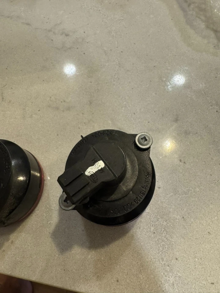 Reflector de parachoques trasero/luces antiniebla Ferrari FF 2012-2016 OEM (par)  Foto 4 de 4